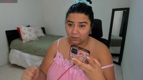 Snapshot of mariamcastillo chatting on 1, 6, 2026 Mariam Castiblanco online show from 1, 6, 2026