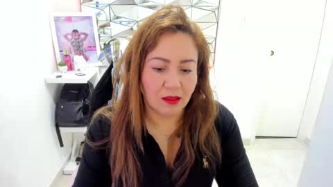 Snapshot of mariana01_m chatting on 4, 7, 2026 mariana01_m online show from 4, 7, 2026
