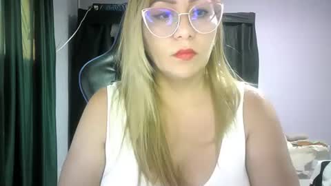 Snapshot of mariana995649 chatting on 13, 9, 2025 mariana995649 online show from 13, 9, 2025