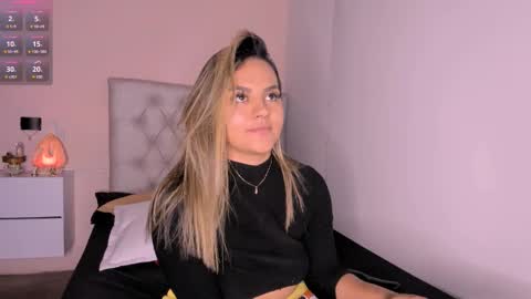 Mariana Roe online show from 19, 2, 2025