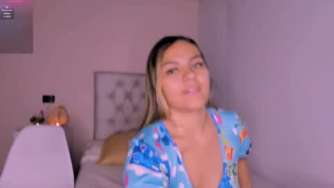 Mariana Roe online show from 12, 3, 2025