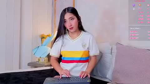 Snapshot of mariana_kalo chatting on 23, 6, 2026 Mariana online show from 23, 6, 2026