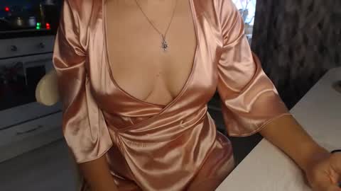 Snapshot of mariana_mur chatting on 1, 2, 2025 MarianaMur online show from 1, 2, 2025