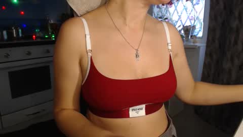 Snapshot of mariana_mur chatting on 3, 2, 2025 MarianaMur online show from 3, 2, 2025