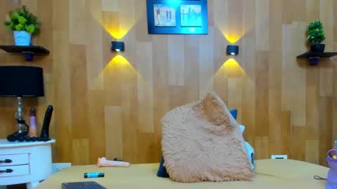 Mariana Angel online show from 9, 2, 2025