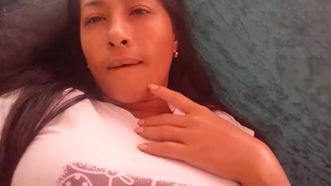 Snapshot of marianaaladejo chatting on 24, 10, 2025 marianaaladejo online show from 24, 10, 2025