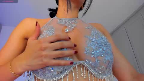 Mariana Silva online show from 15, 11, 2025