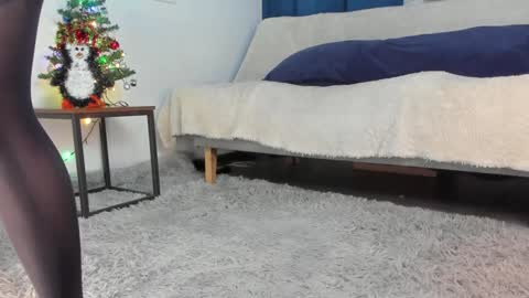 Mariana Vargas online show from 10, 12, 2024