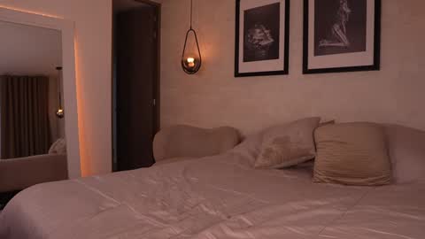 MARIANA  online show from 18, 9, 2025