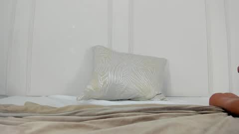 Maria Pettit online show from 23, 1, 2025