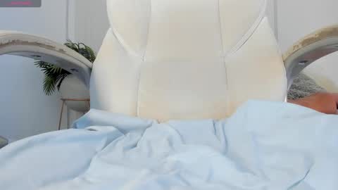 Maria Pettit online show from 25, 2, 2025