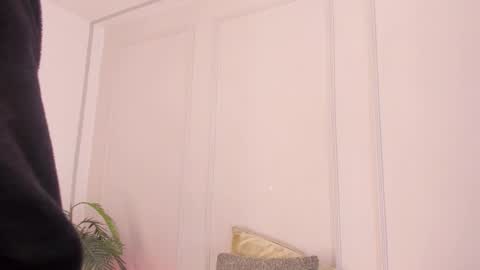 Maria Pettit online show from 27, 3, 2026