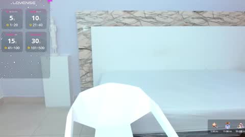 Snapshot of mariatayler1 chatting on 5, 1, 2025 mariatayler1 online show from 5, 1, 2025