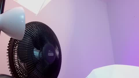 Snapshot of mariatayler1 chatting on 8, 3, 2025 mariatayler1 online show from 8, 3, 2025