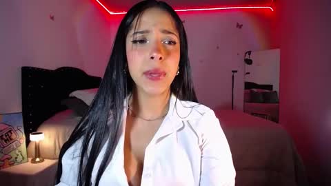 Nicolle online show from 8, 2, 2025