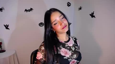 Nicolle online show from 30, 10, 2025