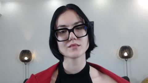 Snapshot of marie_fitch chatting on 6, 11, 2025 Marie Fitch online show from 6, 11, 2025