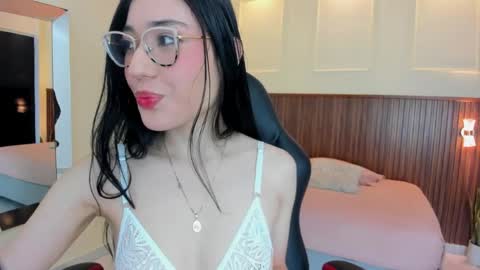 MARIE  online show from 17, 4, 2026