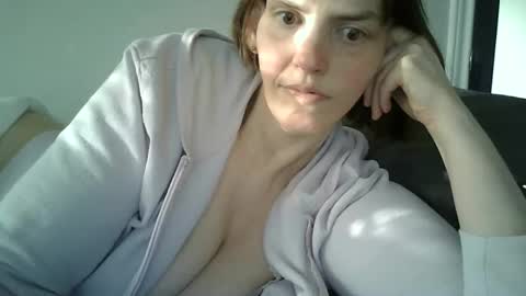 Mariejojo online show from 2, 12, 2025