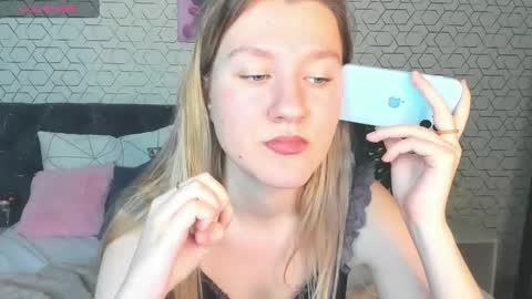 mariel_brown online show from 7, 1, 2025