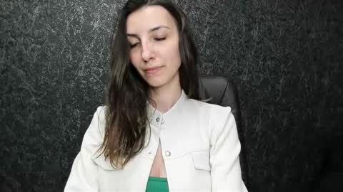 marielleanker online show from 5, 10, 2025