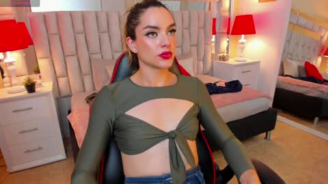 mariiahneedles online show from 20, 1, 2025