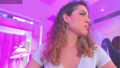 mariiahneedles online show from 13, 5, 2026