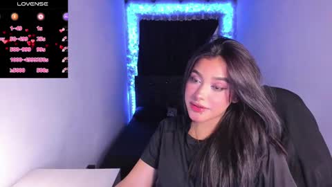 Snapshot of mariiana_hasper chatting on 5, 3, 2025 Mariana Hasper online show from 5, 3, 2025