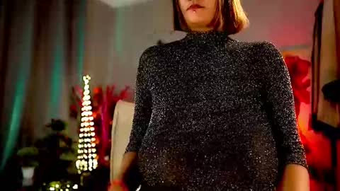 Nikita - Scroll down and read my bio please. New Pictures in Bio online show from 25, 2, 2025