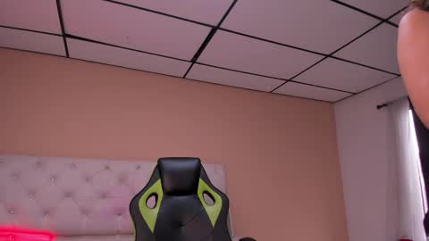 Snapshot of mariie_tayy chatting on 12, 12, 2024 mariie_tayy online show from 12, 12, 2024