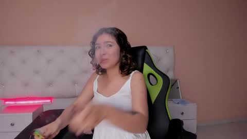 Snapshot of mariie_tayy chatting on 22, 12, 2024 mariie_tayy online show from 22, 12, 2024