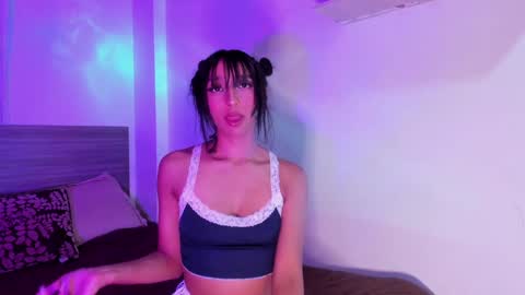 Luna Dulk online show from 6, 1, 2025