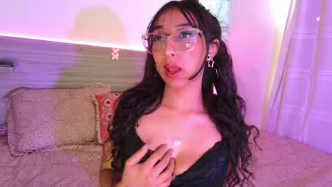 Luna Dulk online show from 4, 4, 2026