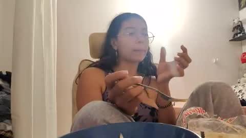 Snapshot of marilove409251 chatting on 13, 10, 2025 marilove409251 online show from 13, 10, 2025