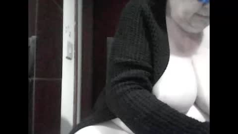 marilu64 online show from 5, 11, 2025