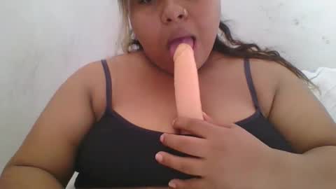 Snapshot of marilyn_porto chatting on 1, 4, 2026 marilyn_porto online show from 1, 4, 2026