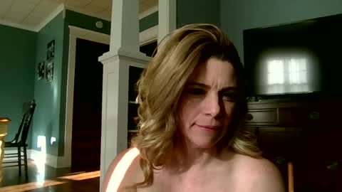 Snapshot of marilynmidas chatting on 16, 6, 2026 marilynmidas online show from 16, 6, 2026
