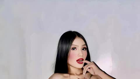 IM YOUR BABE GIRL LYCA online show from 9, 1, 2026