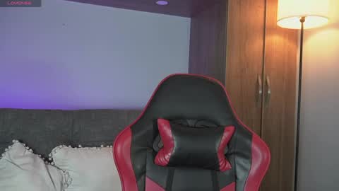 Mark online show from 12, 4, 2026