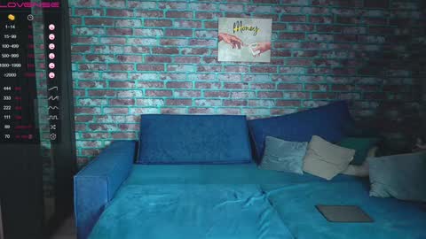 Mark online show from 28, 1, 2025