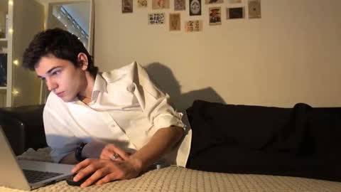 Mark online show from 19, 10, 2025