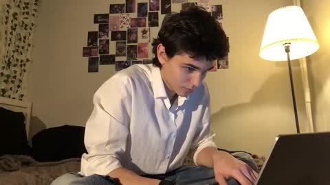 Mark online show from 25, 10, 2025