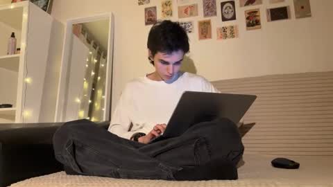 Mark online show from 1, 11, 2025