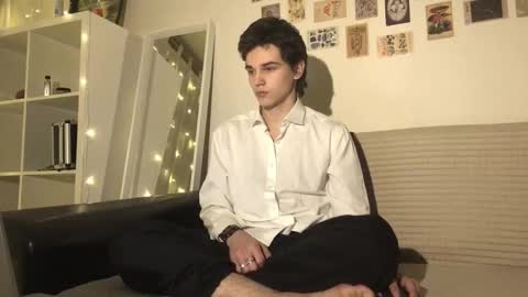 Mark online show from 13, 11, 2025