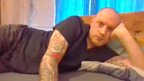 markus_7 online show from 4, 4, 2026