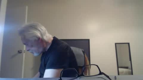 Snapshot of marky1954 chatting on 22, 5, 2026 markedman online show from 22, 5, 2026
