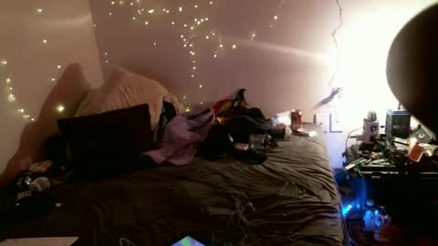 markymark101825061 online show from 20, 12, 2024