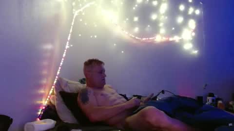 markymark101825061 online show from 10, 2, 2025