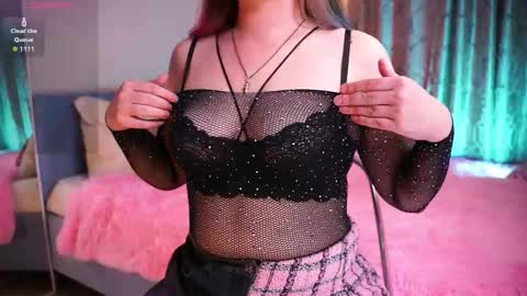 Snapshot of marlashine chatting on 29, 9, 2025 Marla online show from 29, 9, 2025