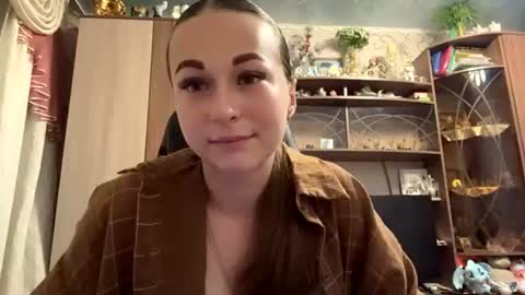 Snapshot of marlenahuit chatting on 11, 7, 2026 Lena online show from 11, 7, 2026